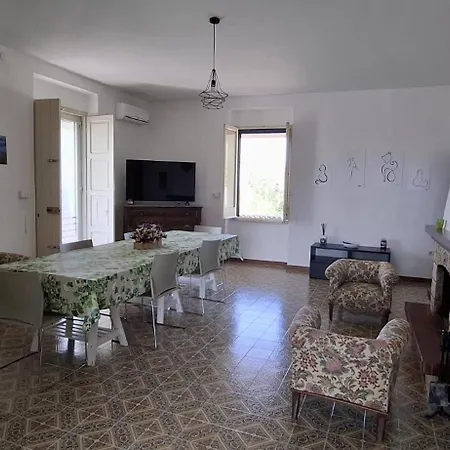 Olivo Macchia Apartamento Monte SantʼAngelo